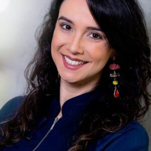 Dra. ISABELA DIAS